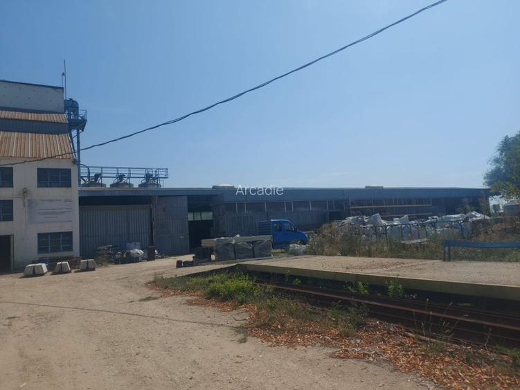 Spatiu industrial echipat cu utilaje productie mobila,confectii metalice,pavaje.