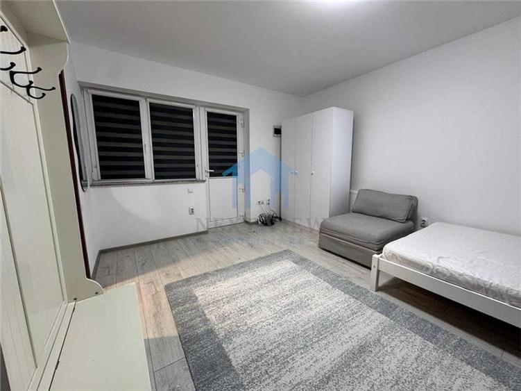 Apartament 1 camera, Platinia