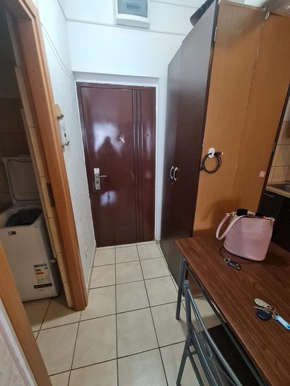 Apartament cu 2 camere - zona Granit - Baza 3