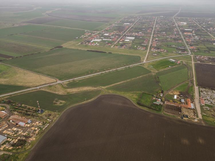 Teren construibil de investiții în Caporal Alexa