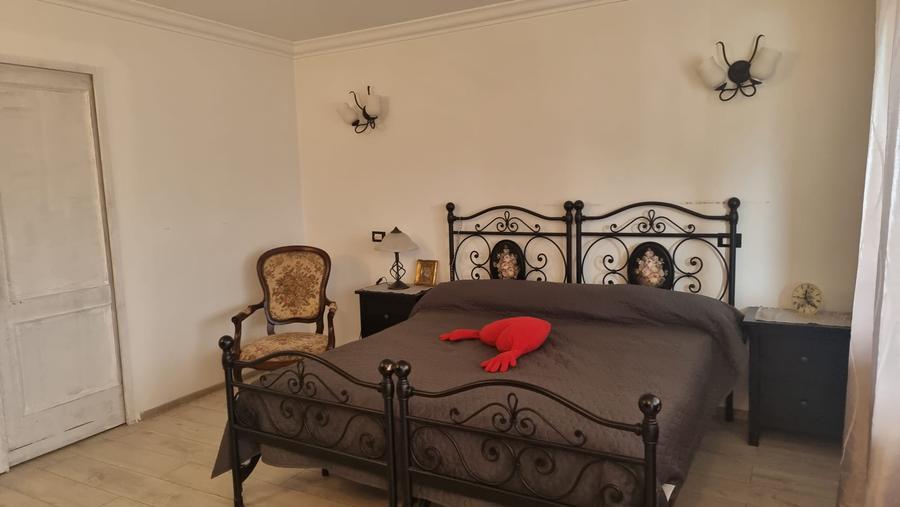 Casă de vanzare in Rm. Valcea-294 mp, teren 958 mp, deschidere la raul Olănești