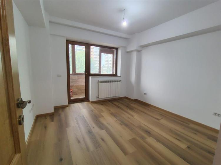 Apartament cu 3 camere, Renovat, Marasesti, Etaj 1 , 3c-4396