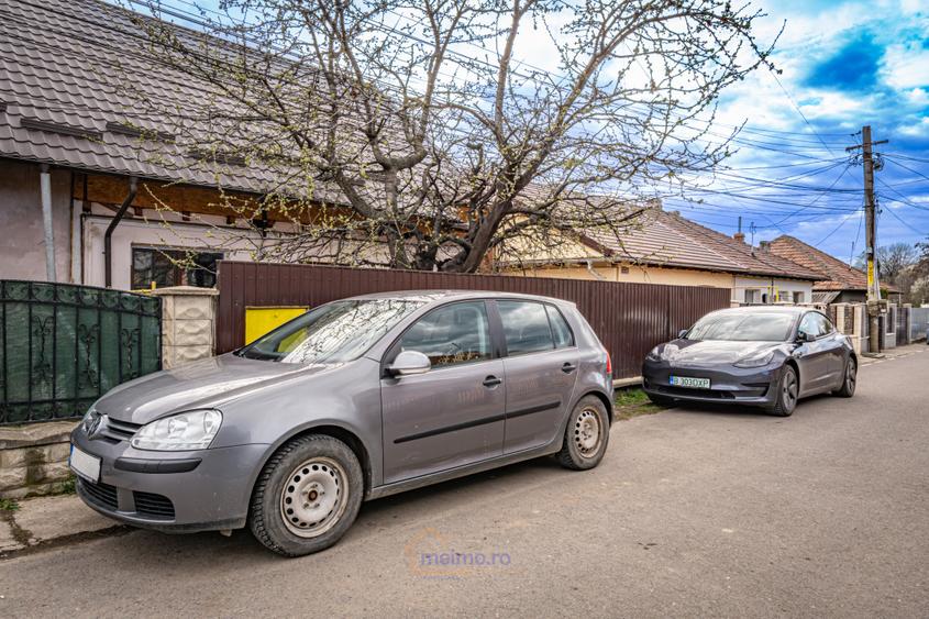Casa de vanzare in spate la Kaufland Comanesti