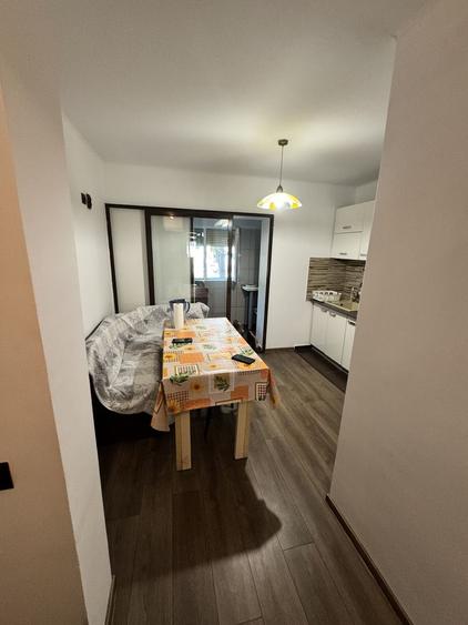Apartament 3 camere decomandat FAR