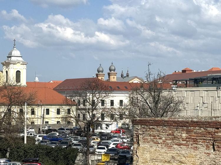 Adresă de prestigiu: 3 camere Piața Victoriei