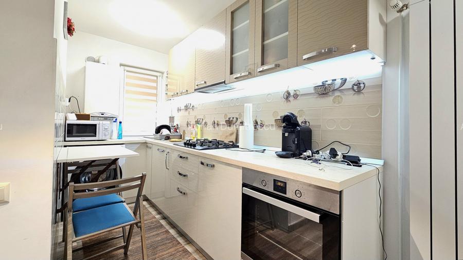 Central, zona vile, la cheie, renovat integral,  mobilat si utilat modern - 4