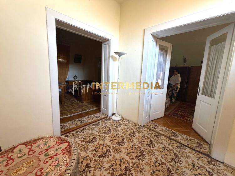 Sebeș Centru – Casă cu suflet 7 Camere 700 mp Teren 2 Garaje Curte Gradină - 11