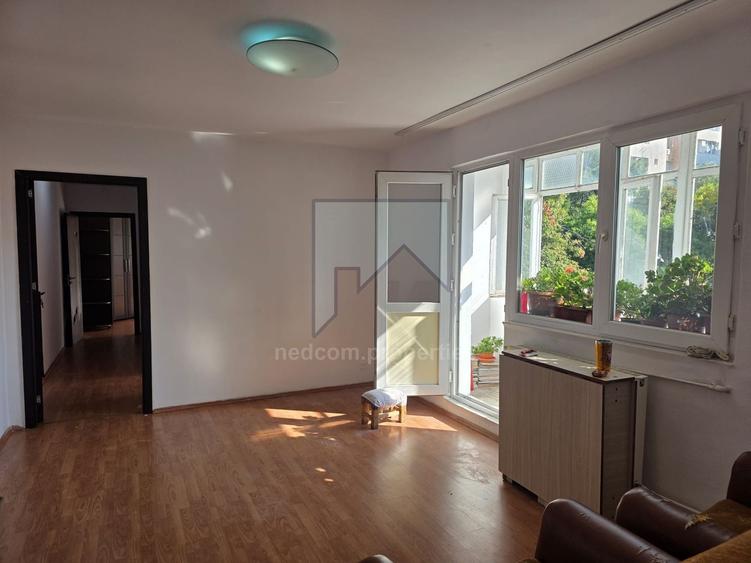 Vanzare apartament 3 camere - Berceni - str. Covasna
