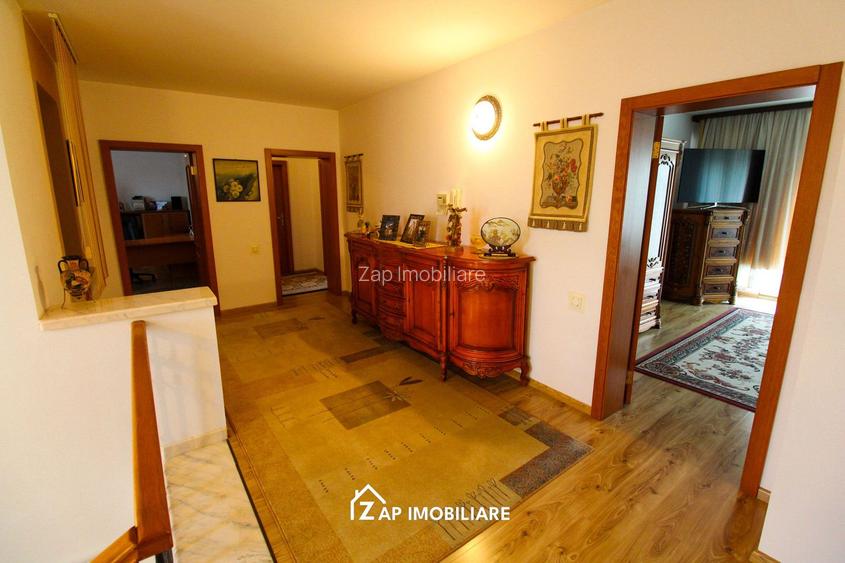 Unirii - Casa Zona Romcab -  400mp - 1259 mp teren - Garaj dublu - piscina - 25