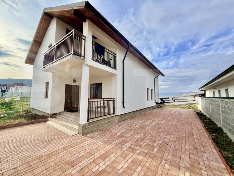 Casa individuala cu 4 camere, 2 terase, 189mp, 2 balcoane, 448 mp teren