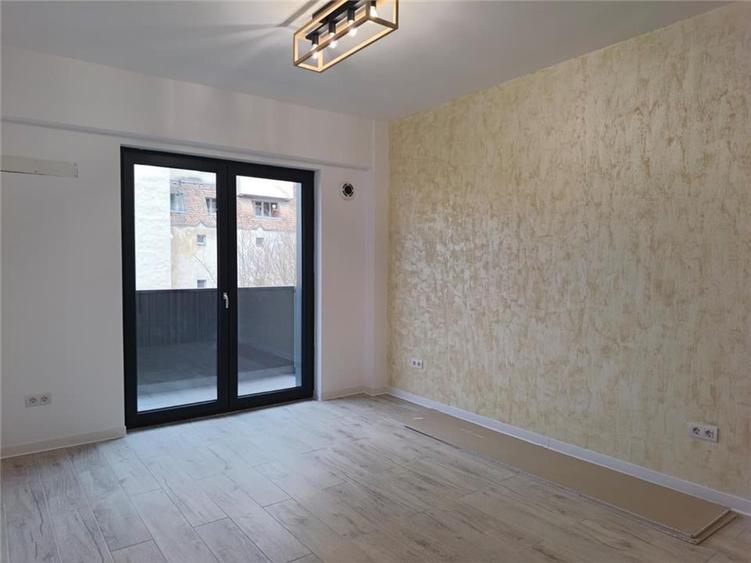 Apartament Ultra Central Bloc Nou Parcare Inclusa