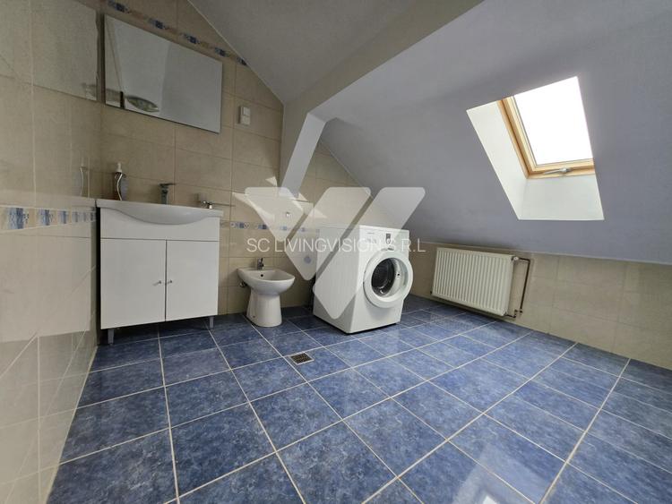 Apartament tip mansarda 3 camere de vanzare Zona Strand - 7