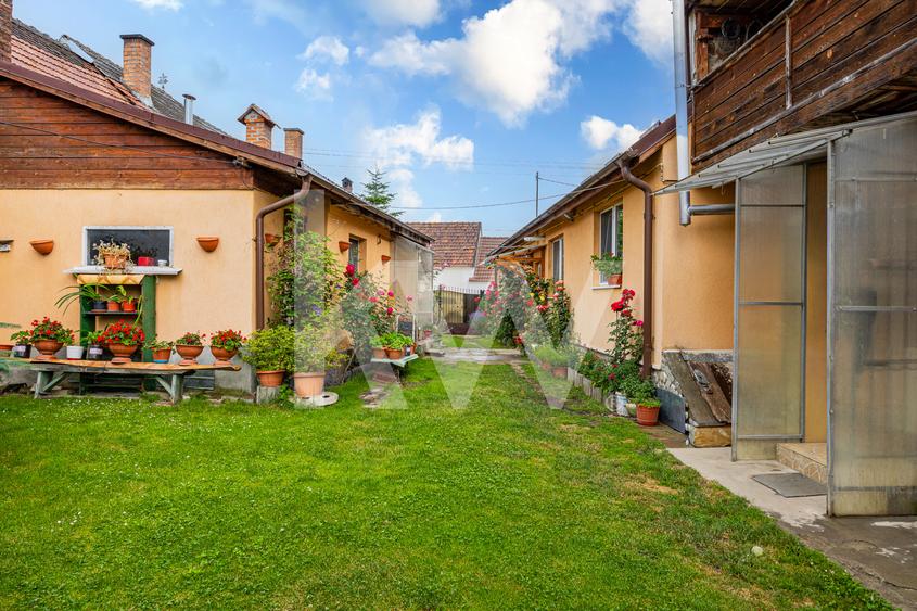 Cernatu, casă cu teren de 1000 mp