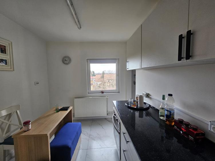 Apartament 3 camere, dec, 2 băi, 2 balcoane, et. 3 din 4, zona Șagului-Steaua