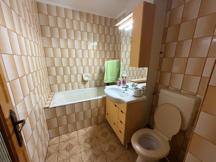 Apartament 3 camere, etaj intermediar, Radauti