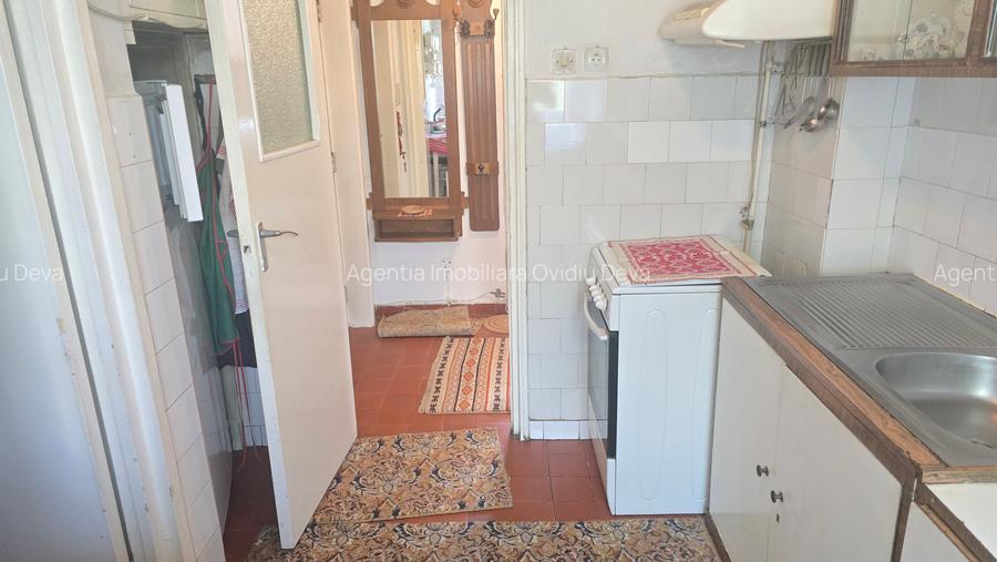Vand apartament 4 camere decomandat Deva, Mihai Eminescu (Politia Judet)  et 1 - 4