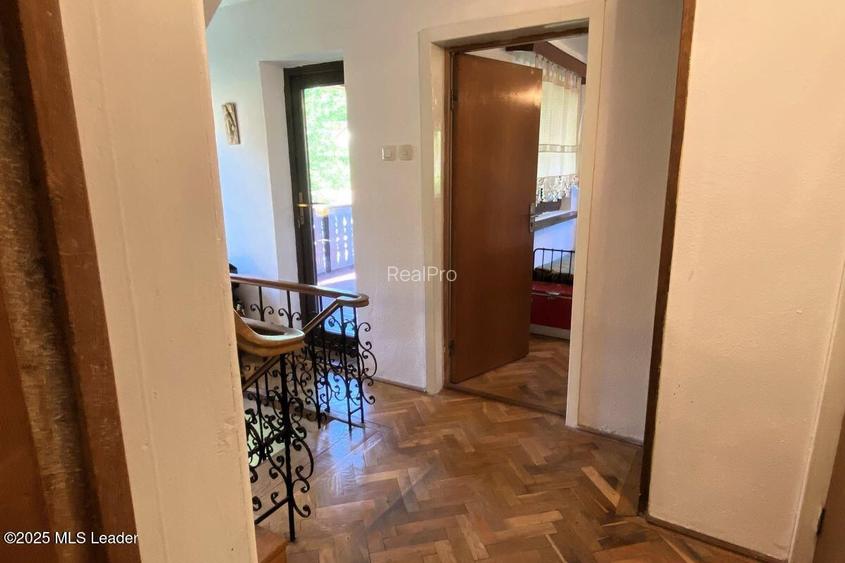 Bran - Casa pe strada Valea Portii, 223 mp, 4 dormitoare, teren 320 mp - 29