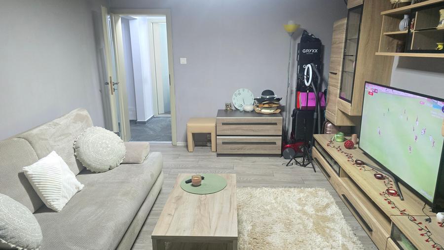 Vand apartament 2 camere decomandat Deva, Decebal (Zamfirescu), parter,mobilat