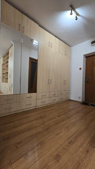 Inchiriere garsoniera decomandata, etaj 1, mobilata si utilata, parcare ,metrou!