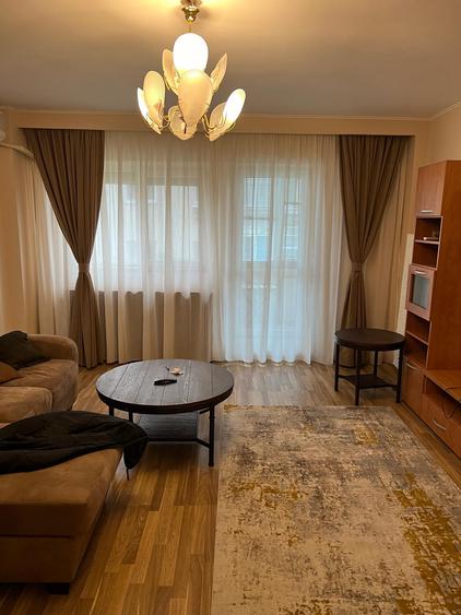 Inchiriere 3 camere Unirii,decomandat,78 MP,centrala termica, 2 bai