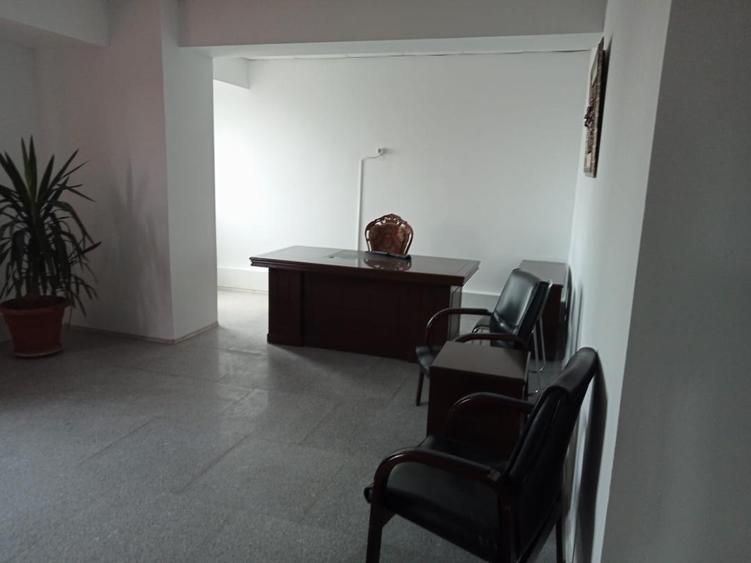 ULTRACENTRAL SPATIU PENTRU  BIROURI   SUPRAFATA 35 MP PRET 450 EURO