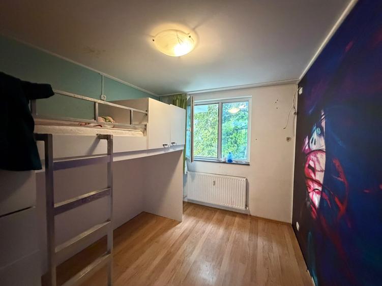Titan 3 Camere 70 Mp Etaj 1 Bloc 1970 Caramida Reabilitat Instalatii Schimbate