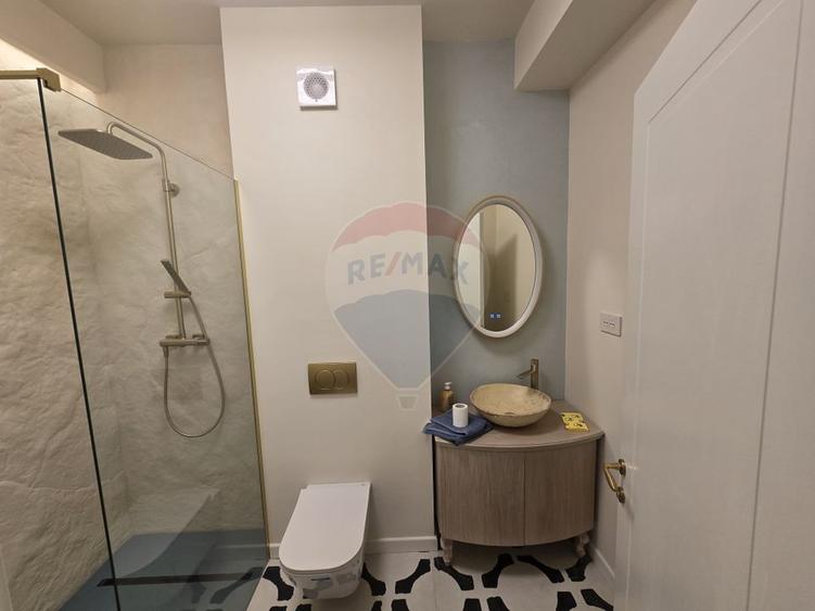 Apartament de lux, cu loc de parcare, langa Universitate