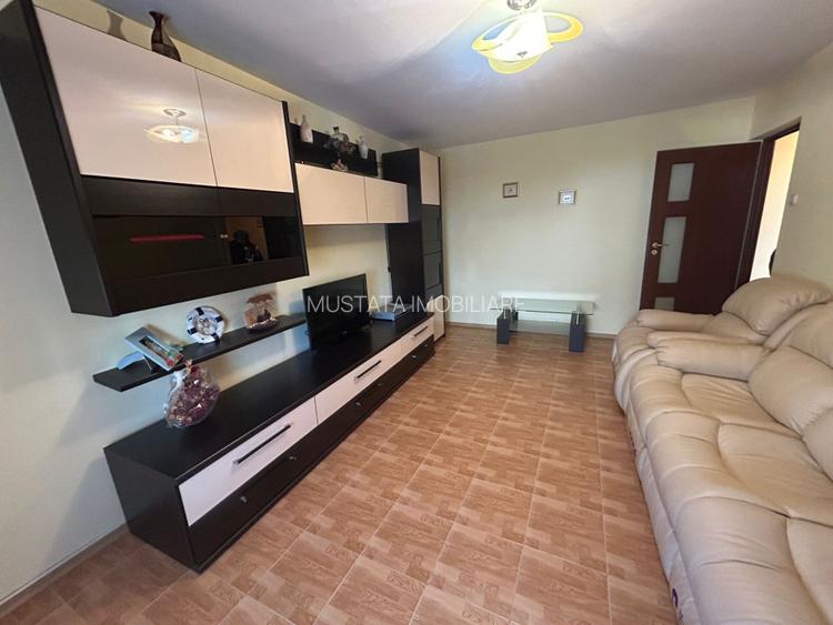 - Apartament 3 camere Buzaului, suprafata 66mp, etaj 2
