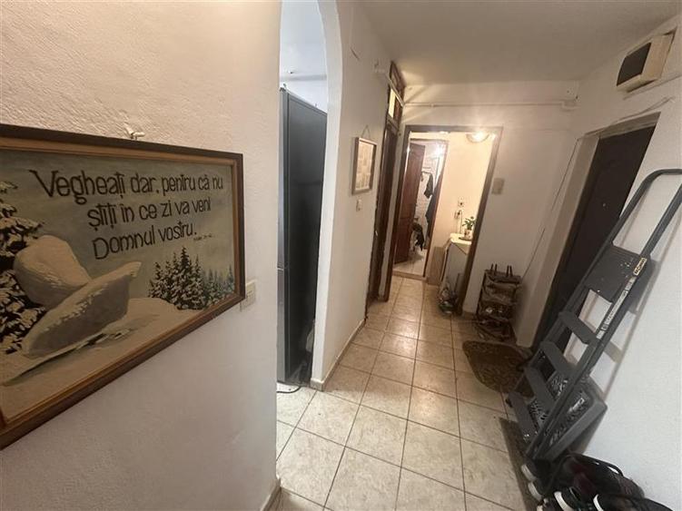 Decomandat, 53 mp cu centrala propie linga Generala 30