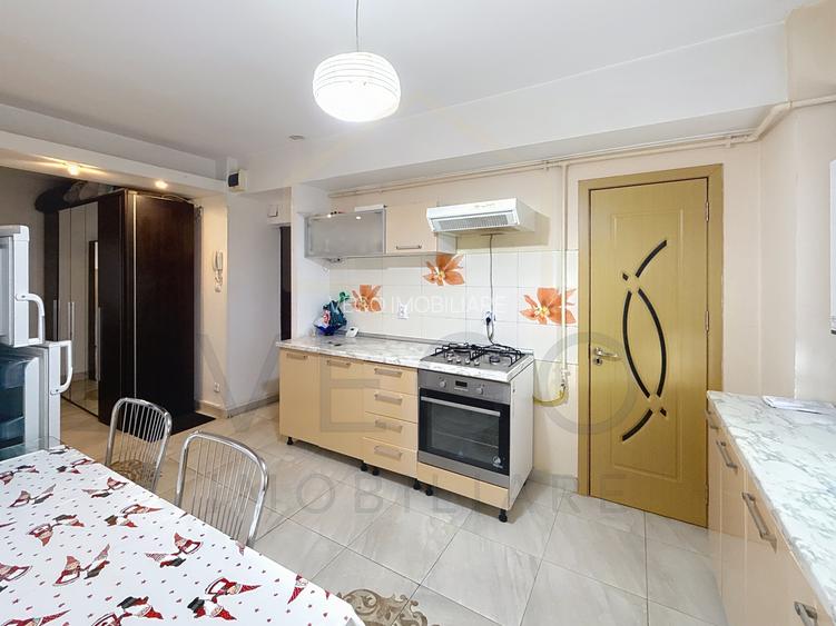 3 camere decomandate, balcon, zona Centrala - Piata Cipariu-Fac.Drept - 11