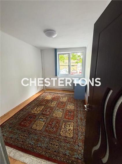 Apartament renovat, 3 camere semidecomandat, Dr. Taberei in spatele restaurantul