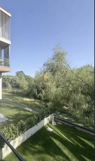 Apartament 3 camere în zona Erou Iancu Nicolae, cu vedere la lac din living