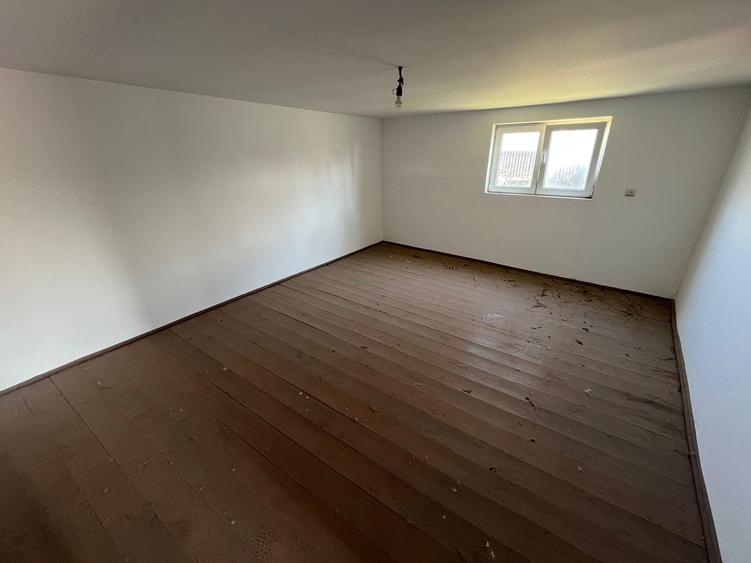 Casa + teren 7000 mp, Movilita - Vrancea