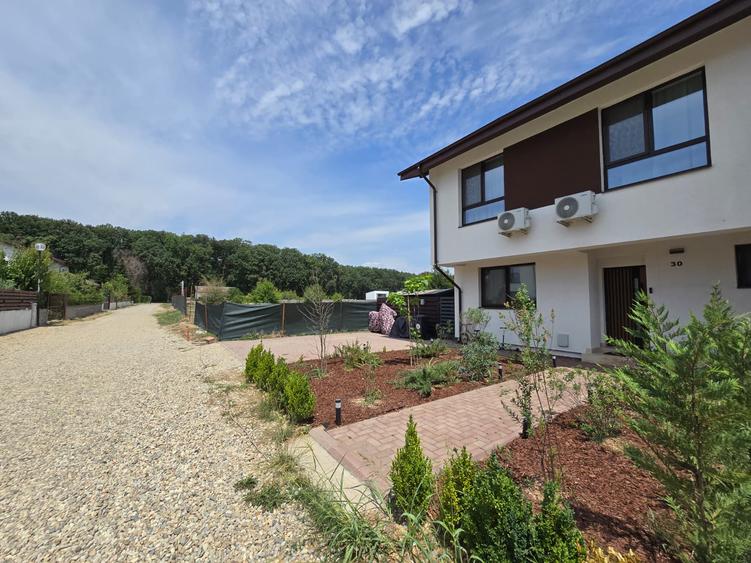 Complex case individuale cuplate in duplex langa padure