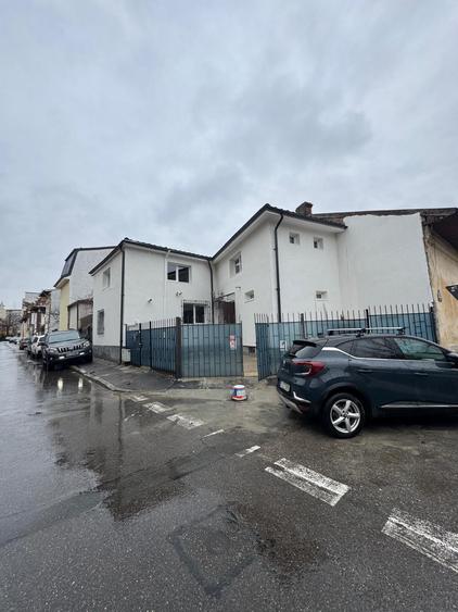 Gara de nord-vila singur curte,5 cam 140 mp,ideal firma,1100 euro