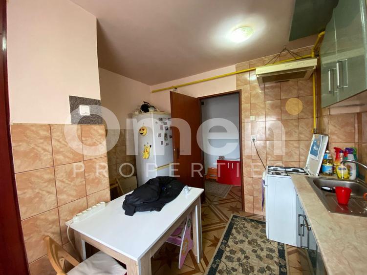 Apartament spatios cu 3 camere, zona Liana Bucovinei
