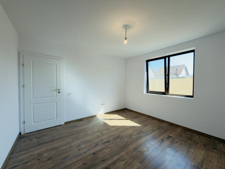 Casa individuala,410mp teren, 83mp utili+20mp terasa, Sanmihaiu Roman