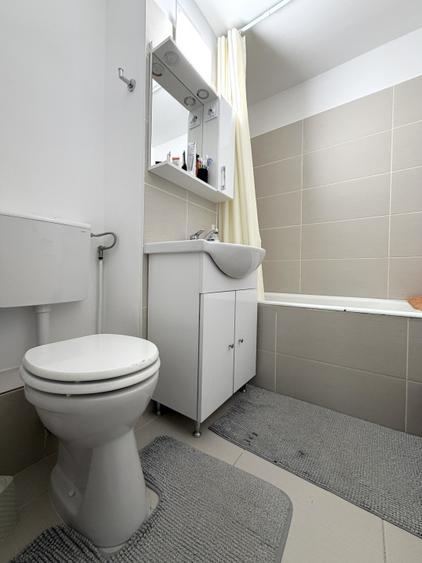 Apartament 4 camere, 80 mp utili, etaj 3, 2 balcoane - Lipovei
