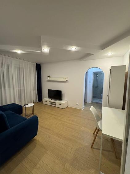 Închiriez apartament 2 camere, semidecomandat-Piata Progresul