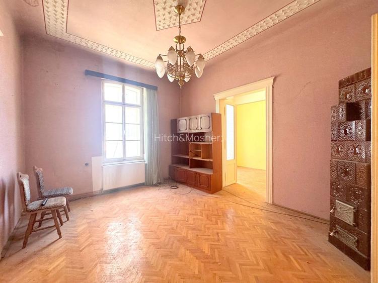 Apartament 3 camere în clădire istorica — Piata Libertatii-comision 0 - 3