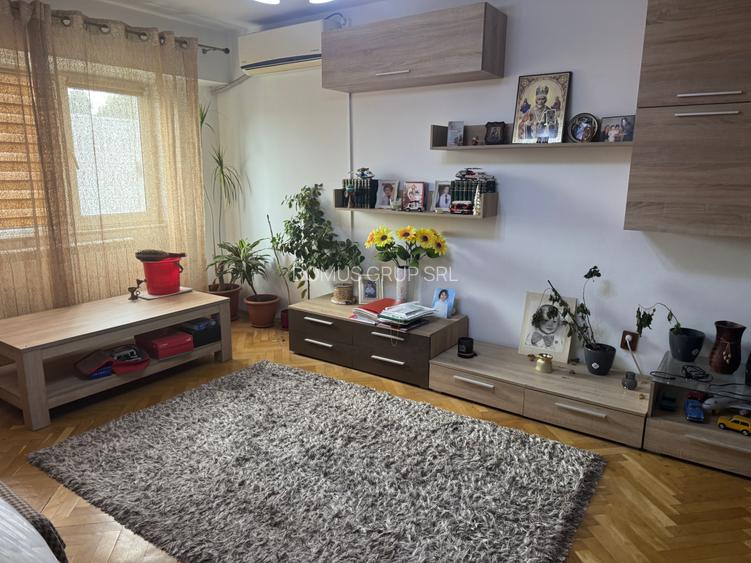 Vând apartament cu trei camere Inel2 - 3