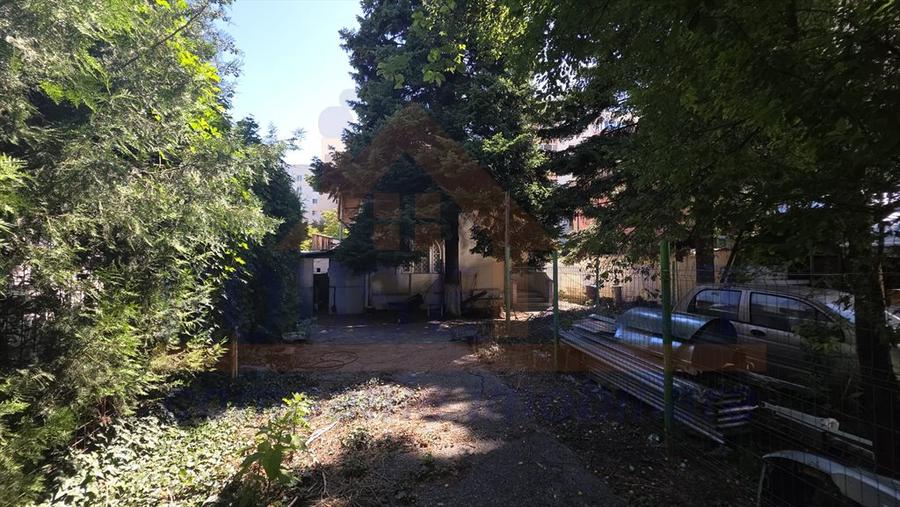 Vanzare teren 425 mp cu casa 90 mp, zona Piata Muncii