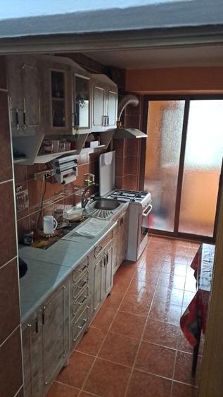 Apartament 3 camere mobilat Micro 21
