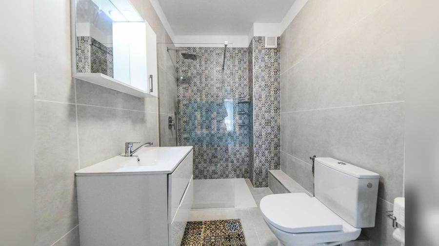 Apartament cu 3 camere, zona Aeroport