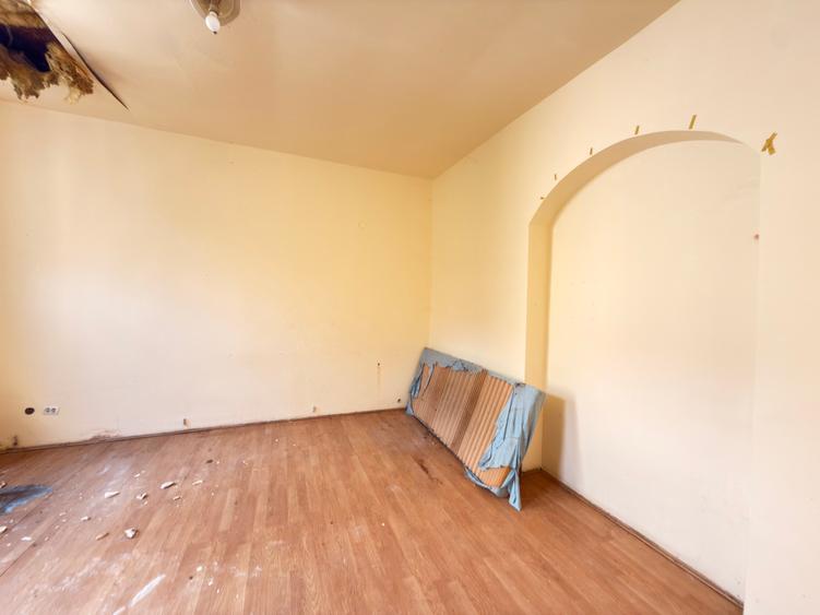 Casa 3 camere , garaj , teren 500 mp- Rusu Sirenu