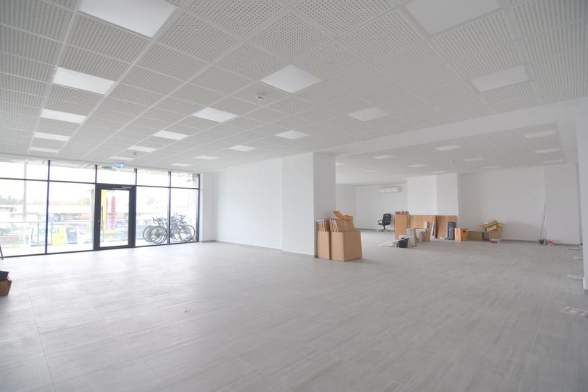 Spațiu comercial de vânzare în zona Complexul Studentesc
