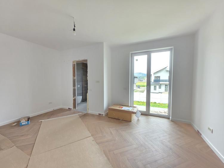 Casa individuala cu 5 camere, teren 600mp, Cristian