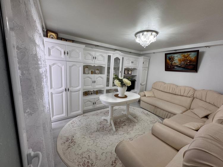 Apartament cu 2 camere decomandat – Mobilat și utilat complet
