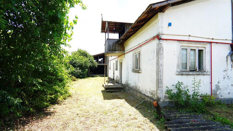 Casa si anexa pe teren 518 mp, ideal renovare sau proiect nou - Dragomiresti.