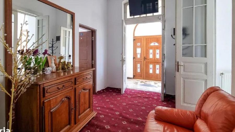 Pensiune Predeal, 11 camere, fost casino, fundație pe stanca